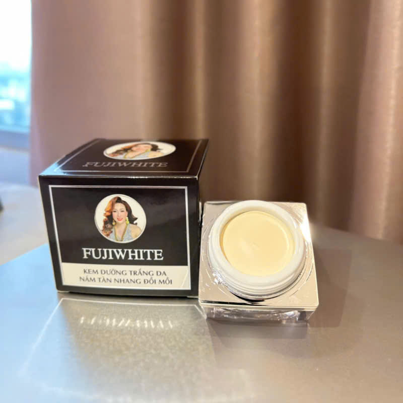 fujiwhite chính hãng